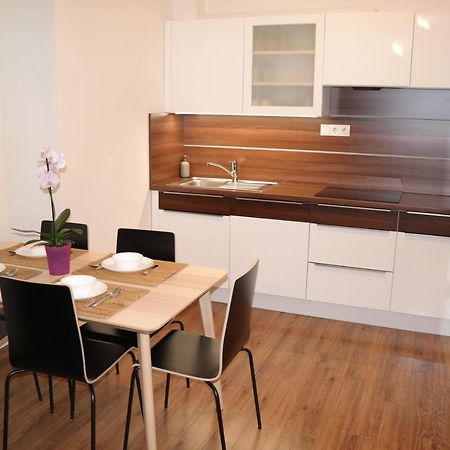 Riverside Apartman With Free Parking Győr Exterior foto