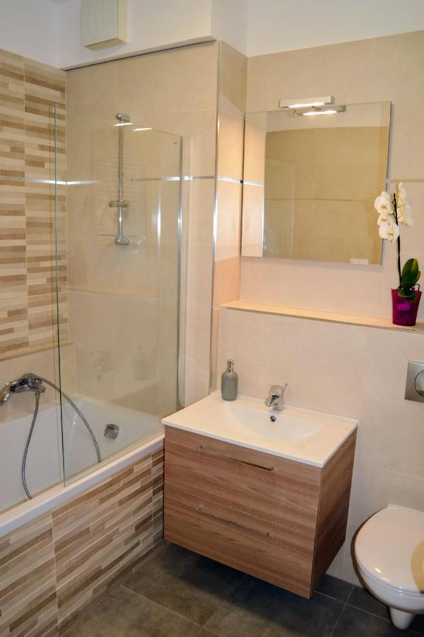 Riverside Apartman With Free Parking Győr Exterior foto